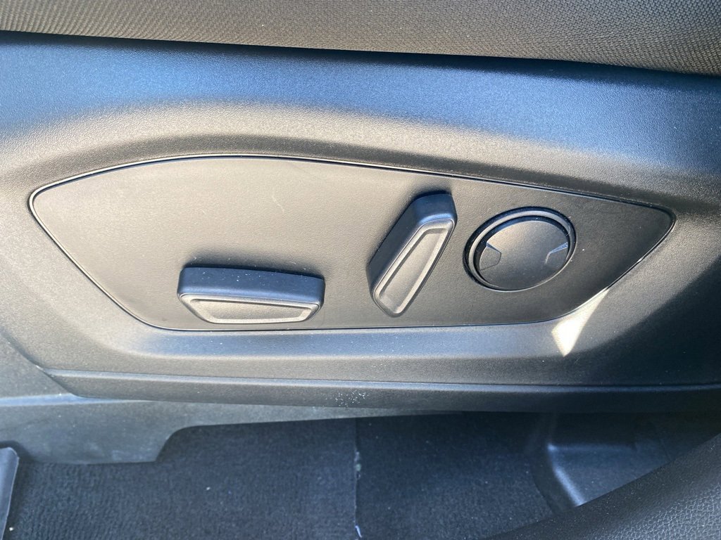 Used 2021 Ford Explorer XLT image 28