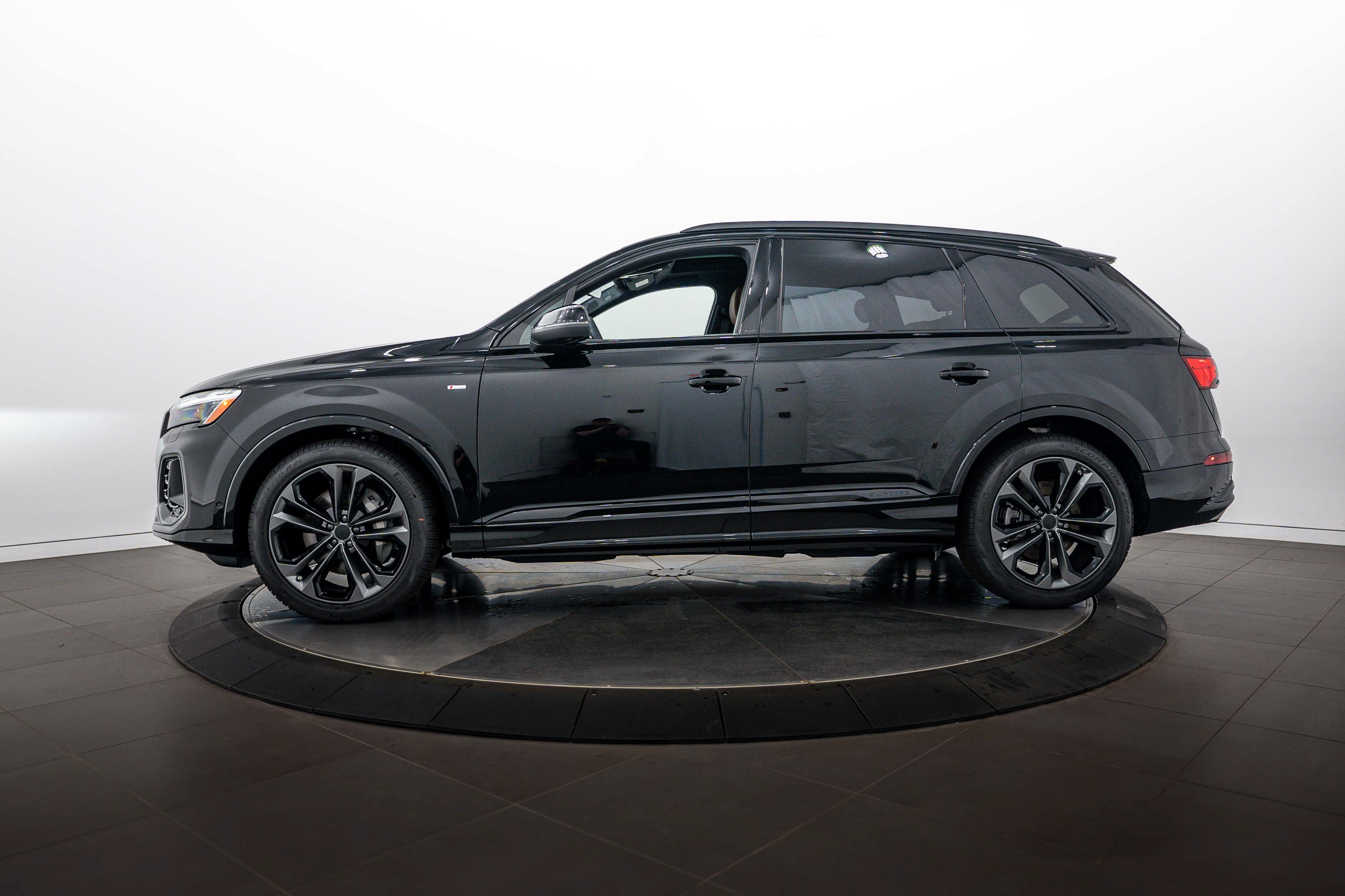 New 2026 Audi Q7 3.0T Prestige AWD/4WD image 6