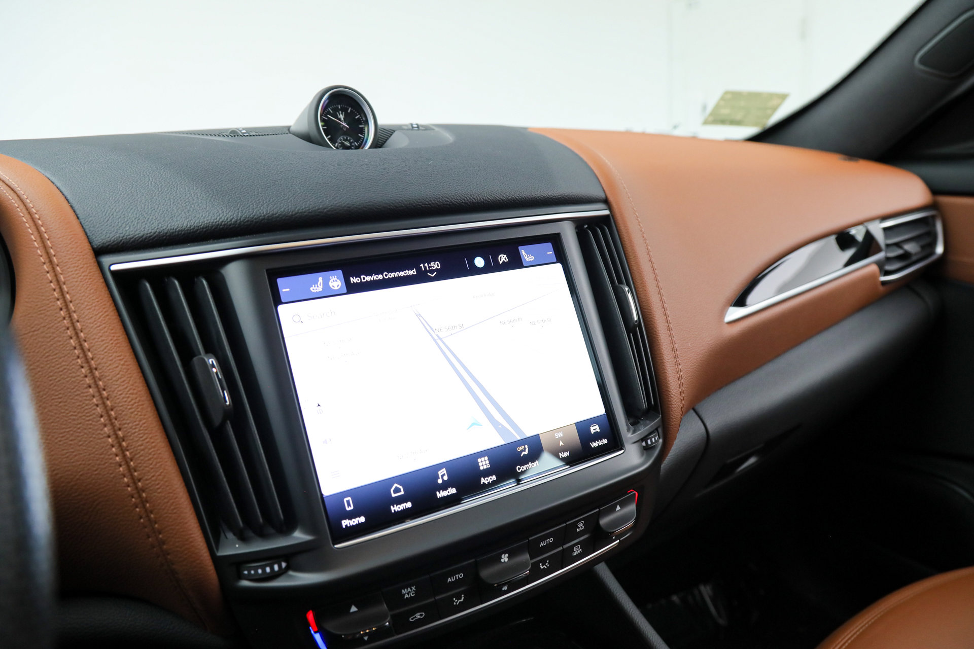 Certified 2023 Maserati Levante GT image 19