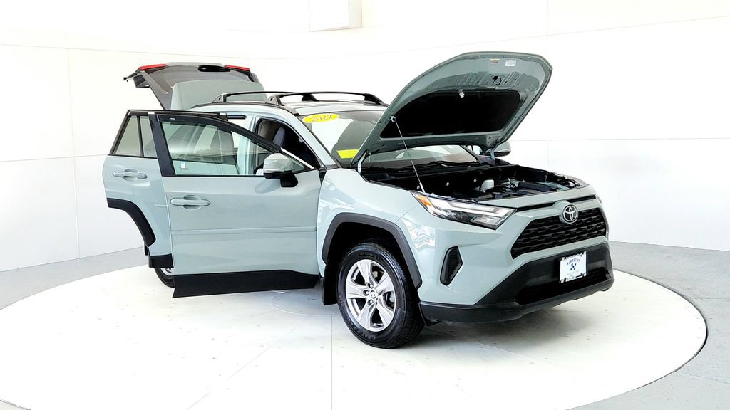 Used 2022 Toyota RAV4 XLE w/ Convenience Package AWD/4WD image 12