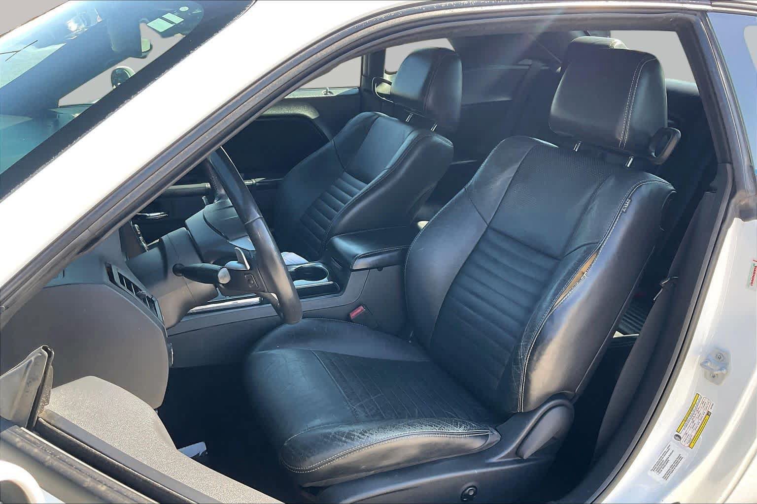 Used 2013 Dodge Challenger SXT RWD image 8