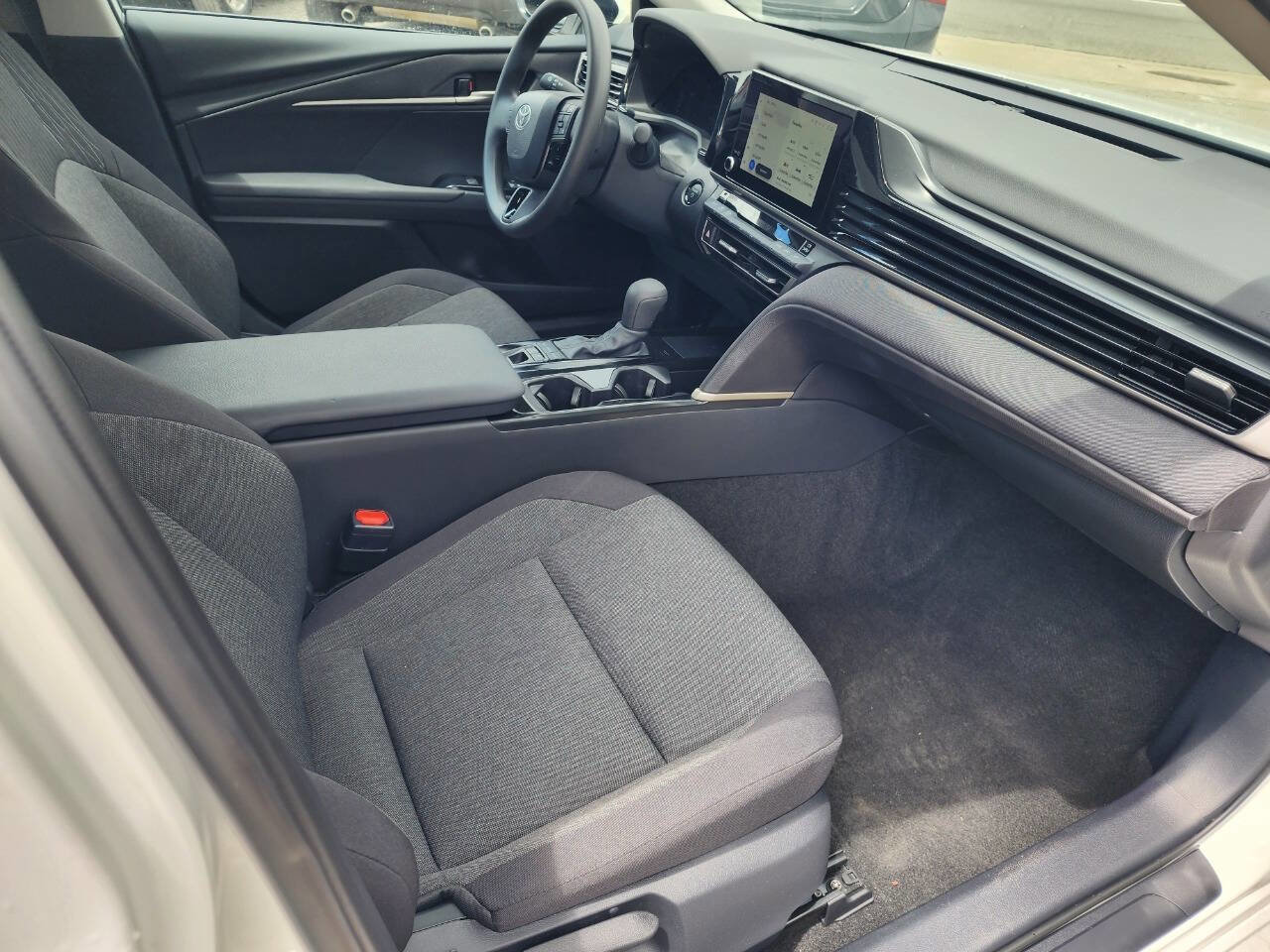 Used 2025 Toyota Camry LE image 21