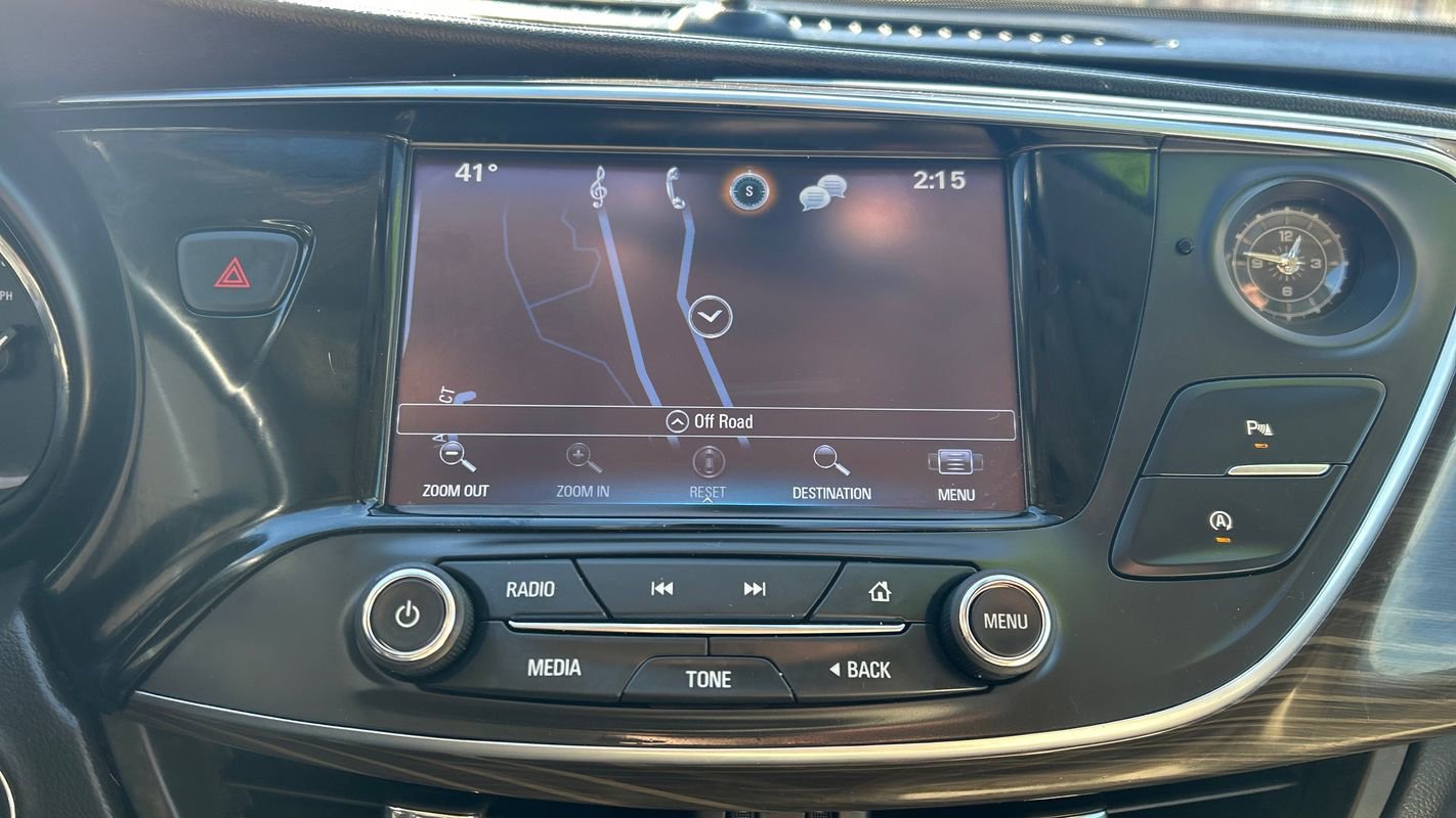 Used 2020 Buick Envision Essence image 29