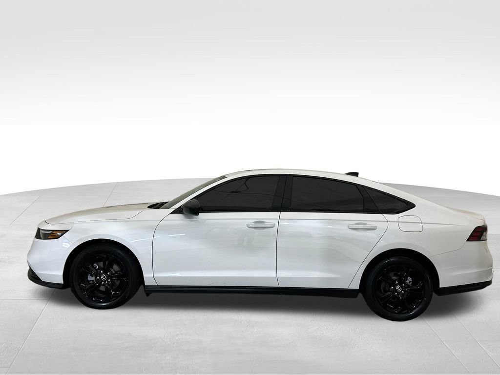 Used 2025 Honda Accord SE image 2