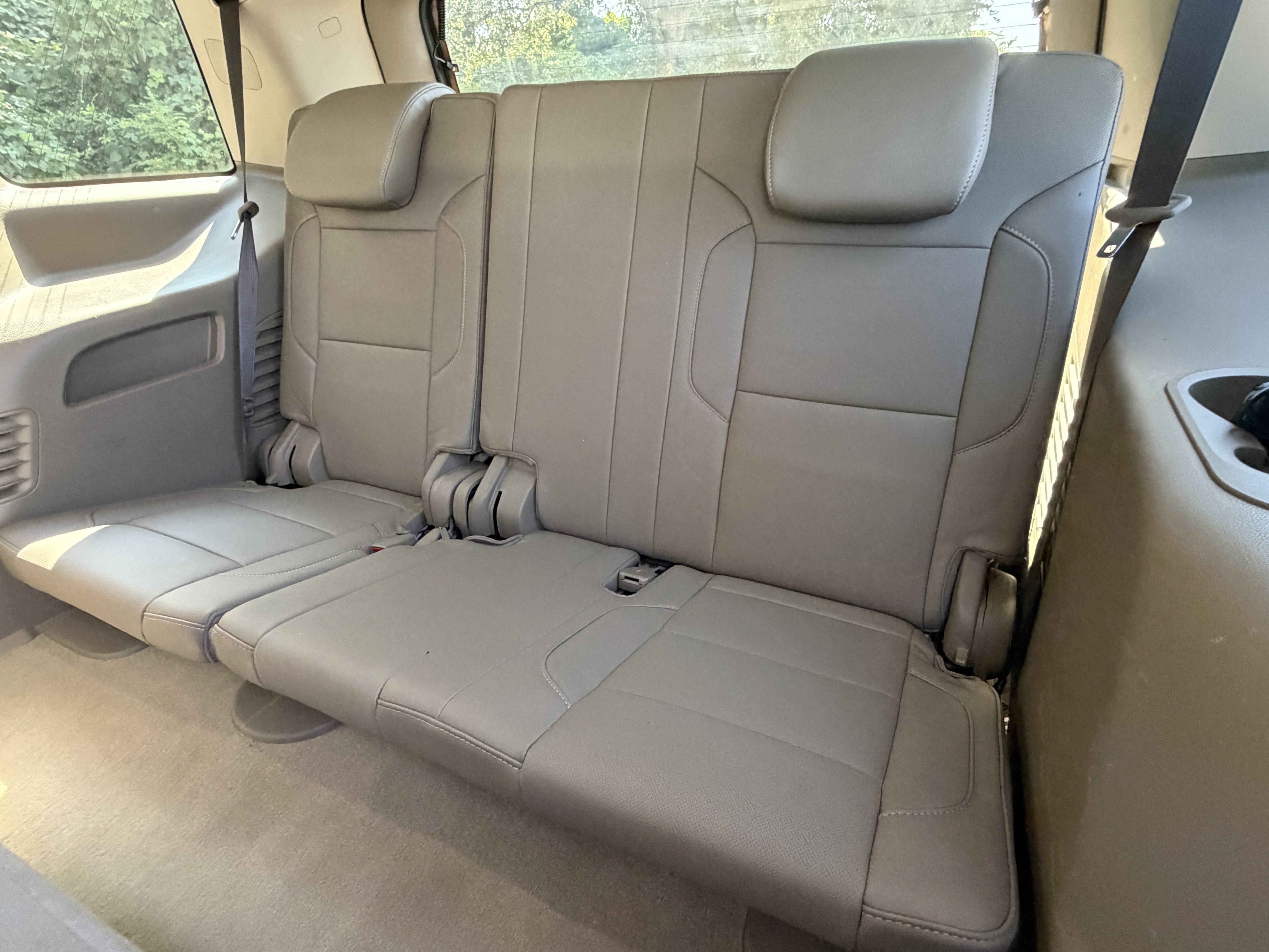 Used 2018 GMC Yukon SLT w/ Premium Edition RWD image 9