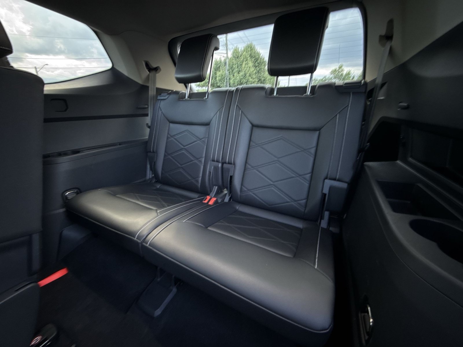 Used 2024 Volkswagen Atlas SE AWD/4WD image 25