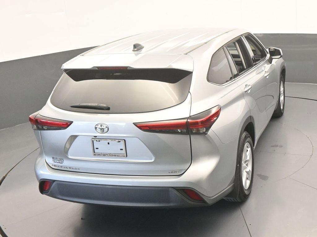 Used 2022 Toyota Highlander L AWD/4WD image 45