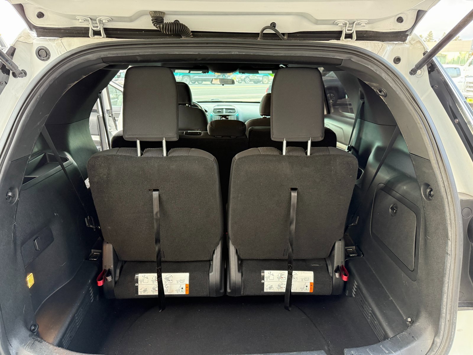 Used 2017 Ford Explorer XLT image 10