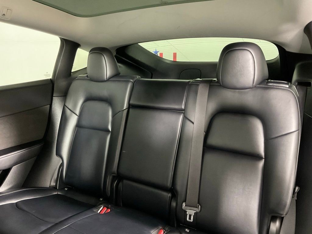 Used 2021 Tesla Model Y Long Range image 16