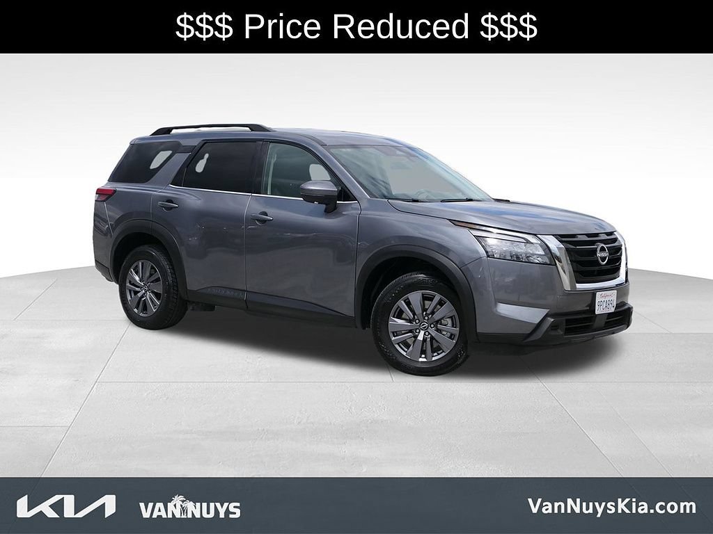 Used 2025 Nissan Pathfinder SV FWD image 20