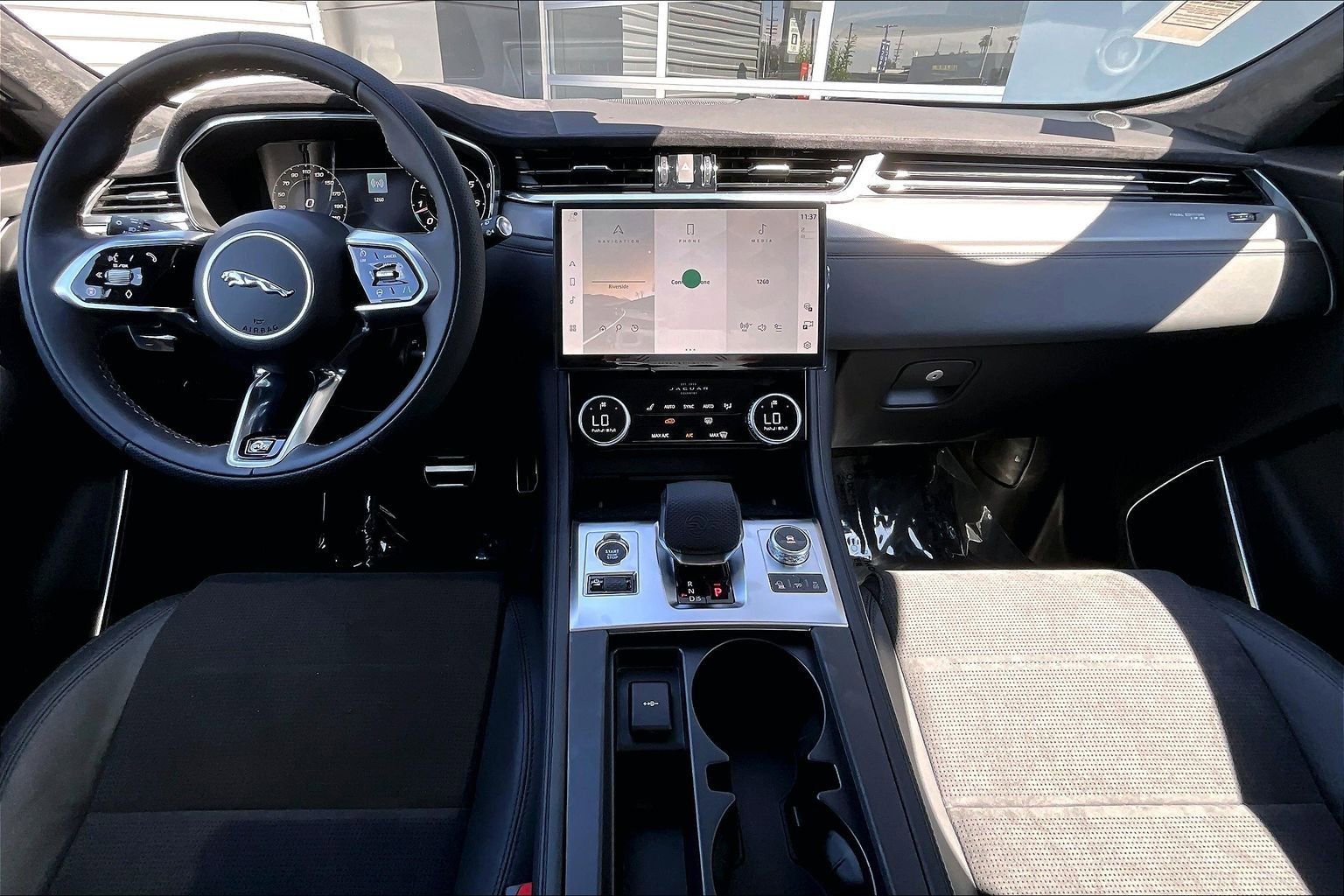 New 2026 Jaguar F-PACE SVR image 5