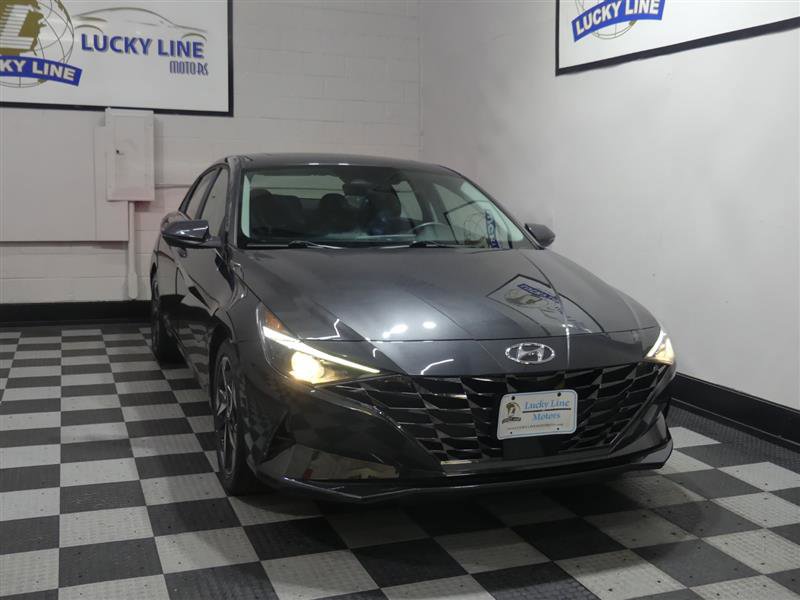Used 2021 Hyundai Elantra SEL w/ Convenience + Premium Package FWD image 5