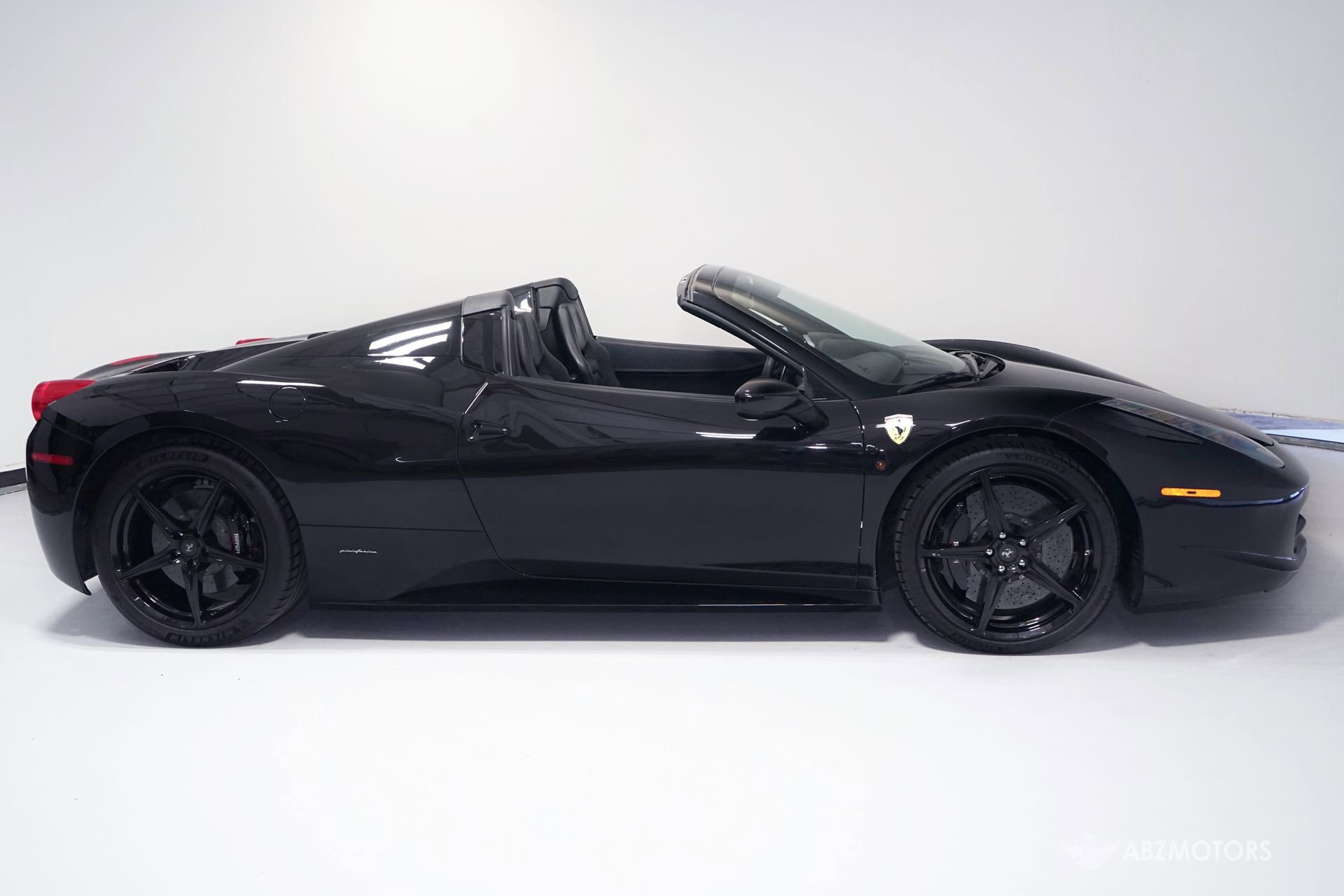 Used 2015 Ferrari 458 Spider image 4