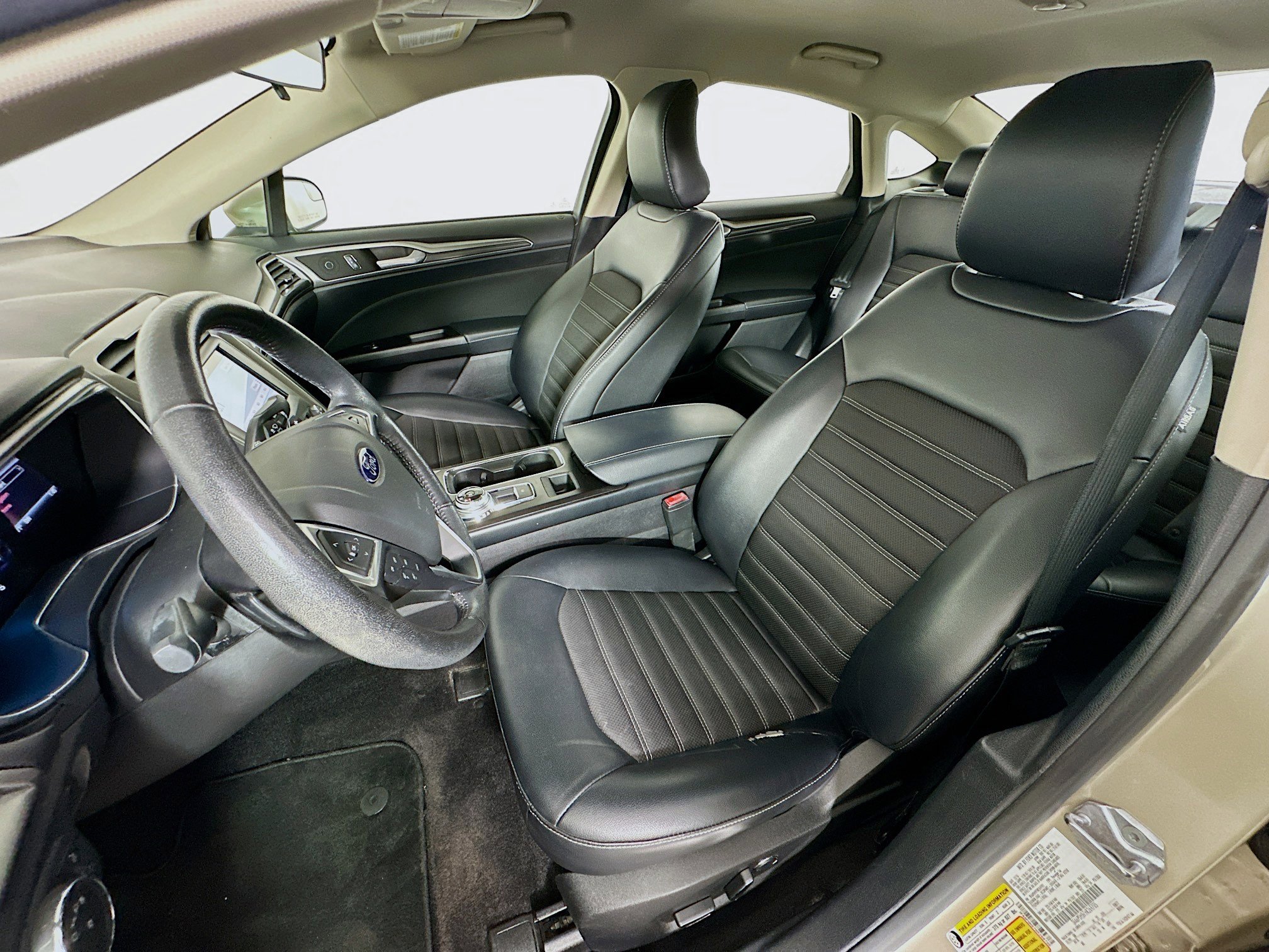 Used 2017 Ford Fusion SE w/ Equipment Group 201A image 13