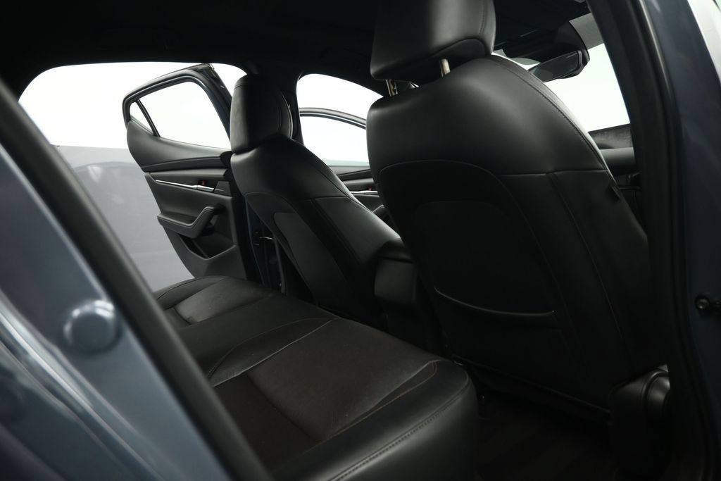 Used 2019 MAZDA MAZDA3 Hatchback w/ Premium Package FWD image 61