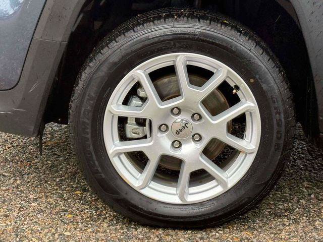 Certified 2023 Jeep Renegade Latitude AWD/4WD image 9