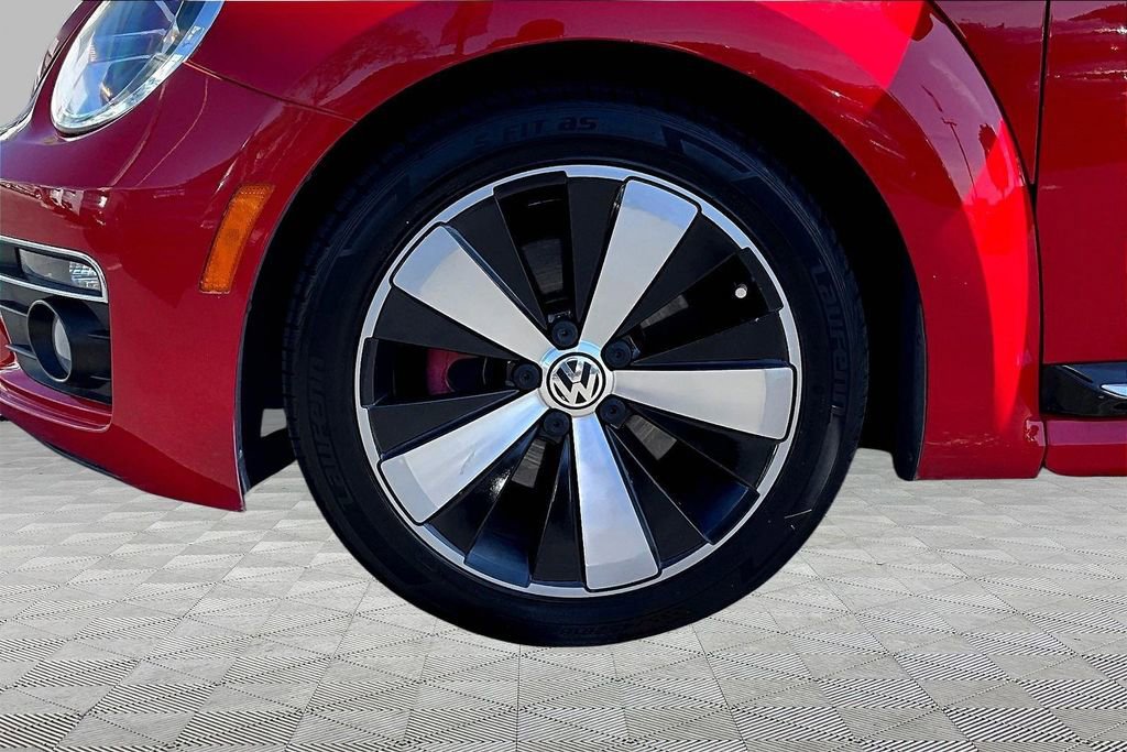 Used 2014 Volkswagen Beetle R-Line image 28