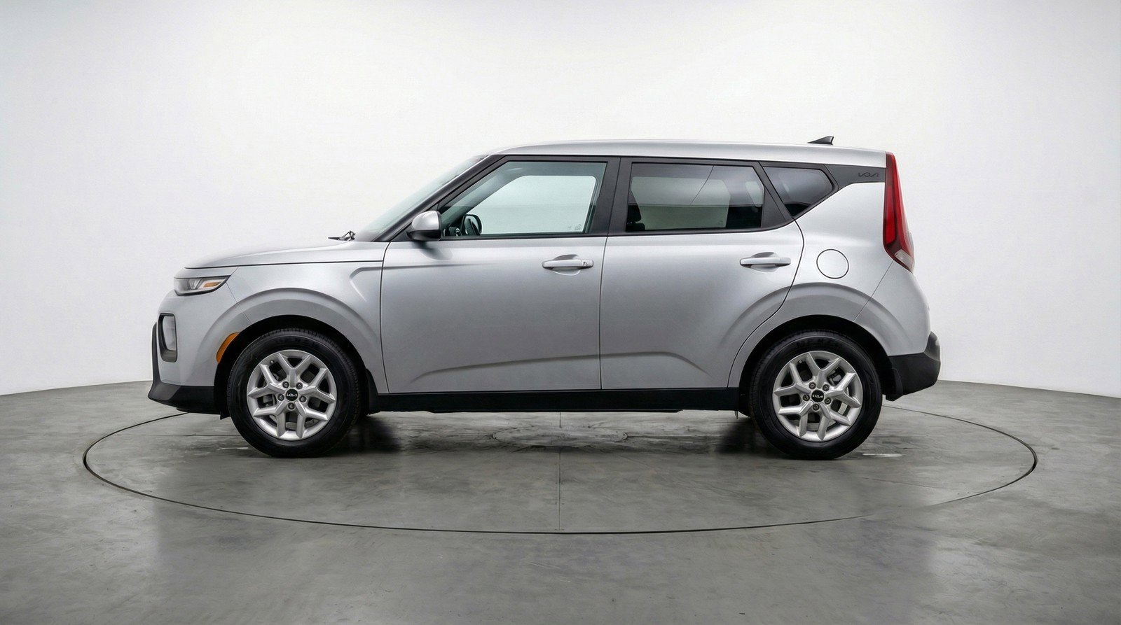 Used 2025 Kia Soul FWD image 5