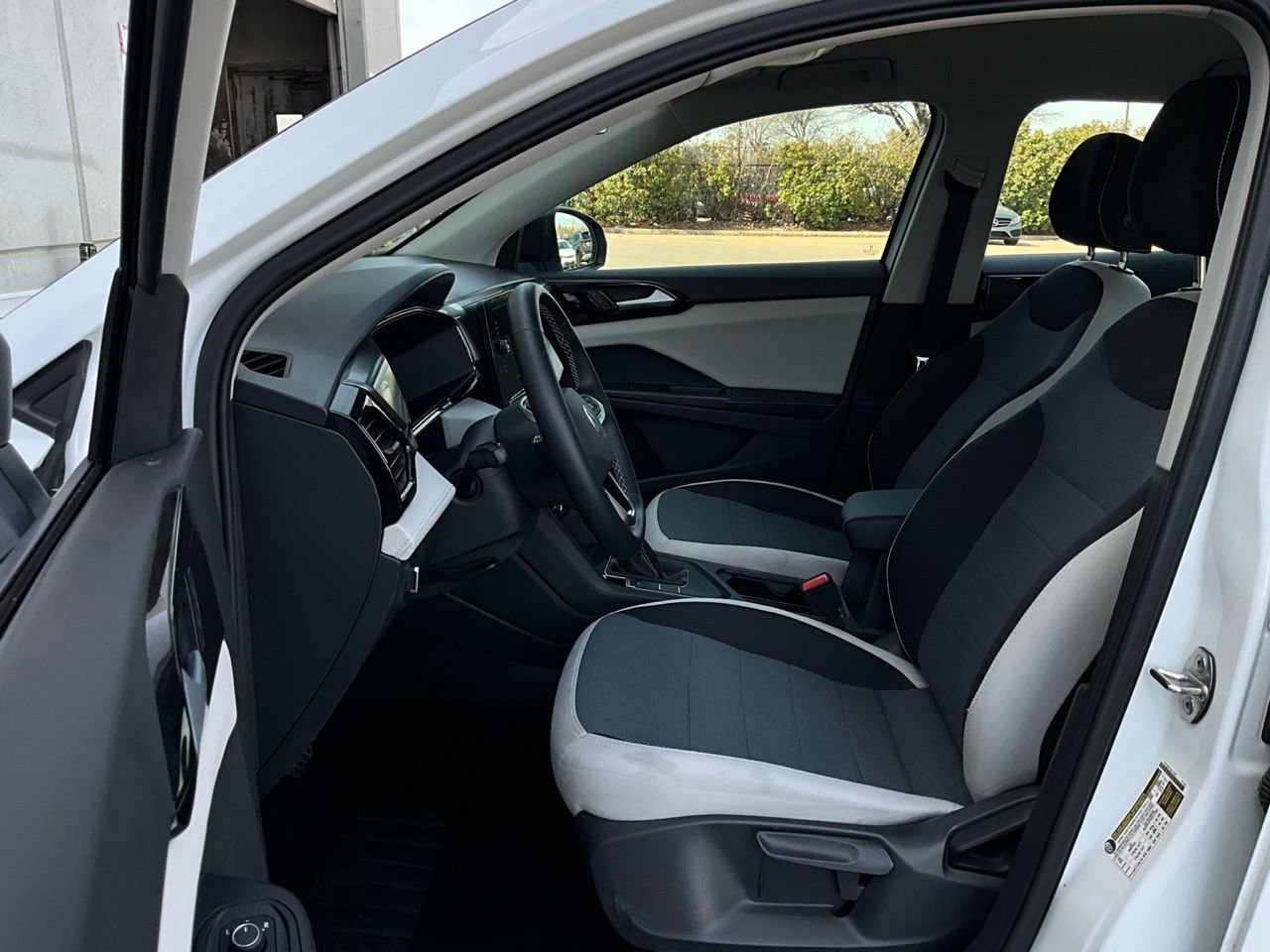 Used 2025 Volkswagen Taos S image 10