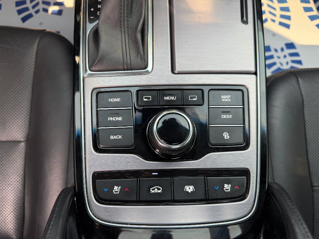 Used 2014 Hyundai Equus Signature RWD image 28