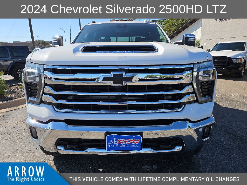 Used 2024 Chevrolet Silverado 2500 LTZ w/ LTZ Convenience Package AWD/4WD image 3