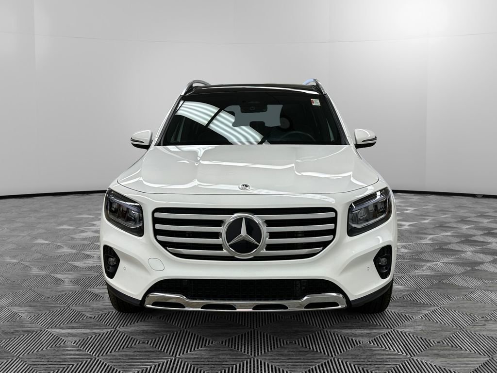 Used 2025 Mercedes-Benz GLB 250 4MATIC image 8