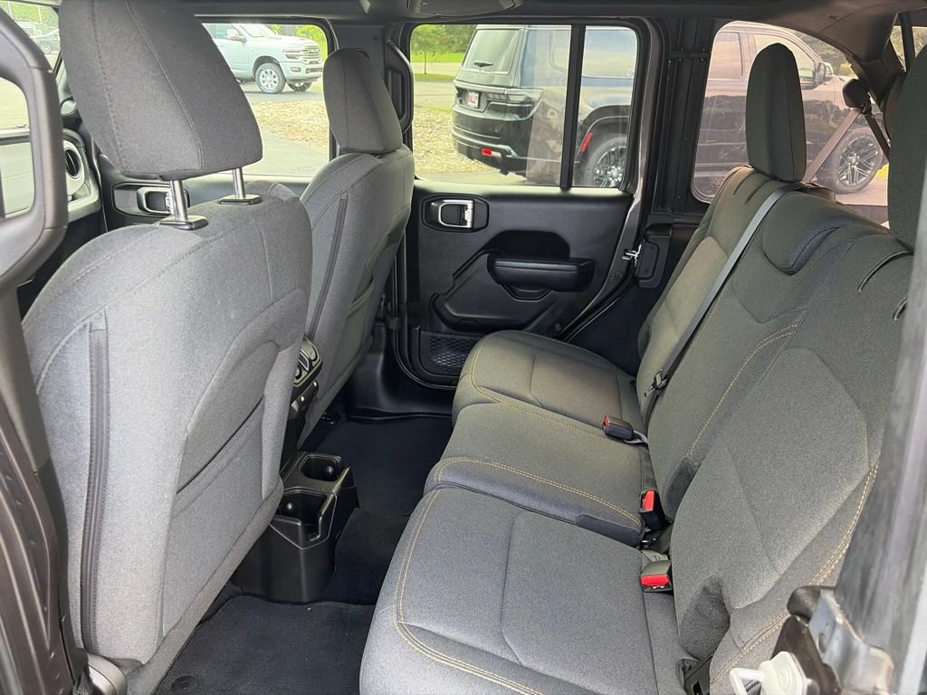 Used 2025 Jeep Wrangler Unlimited Sport AWD/4WD image 14