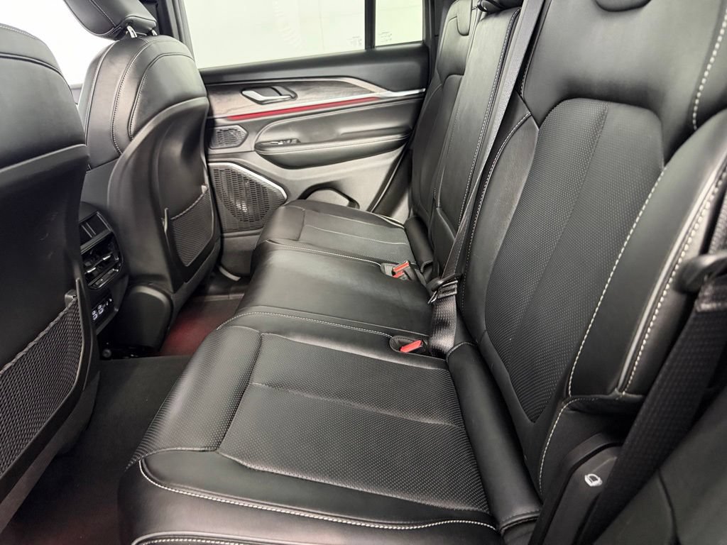 Certified 2024 Jeep Grand Cherokee Overland AWD/4WD image 26
