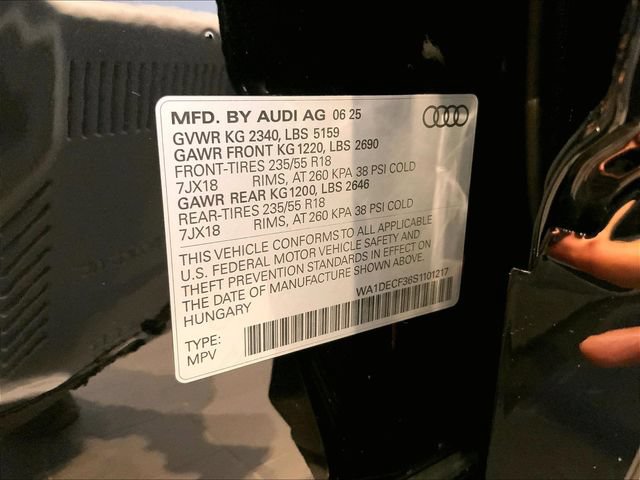 Certified 2025 Audi Q3 2.0T Premium w/ Convenience Package AWD/4WD image 32