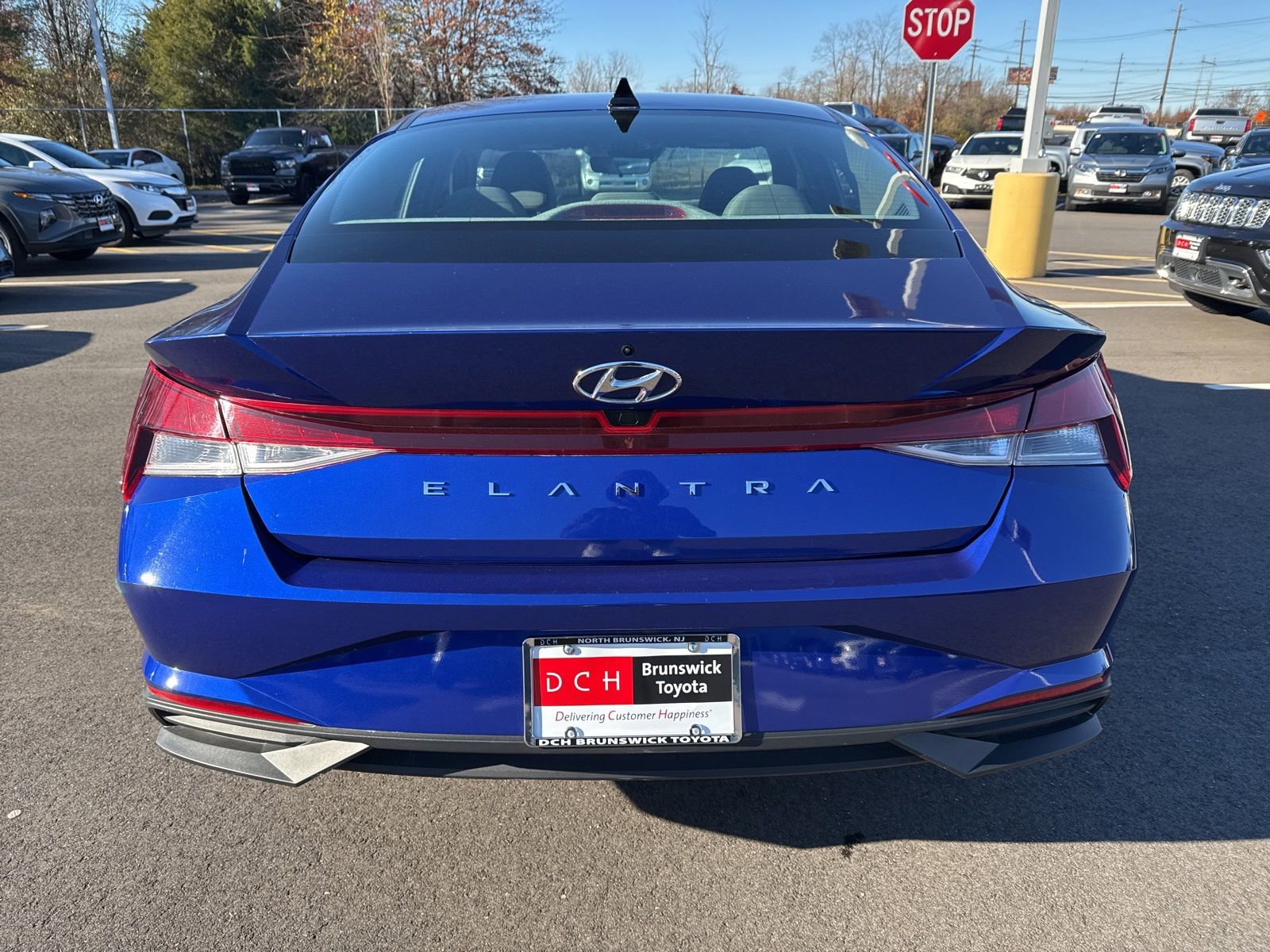 Used 2023 Hyundai Elantra SEL w/ Convenience Package image 6
