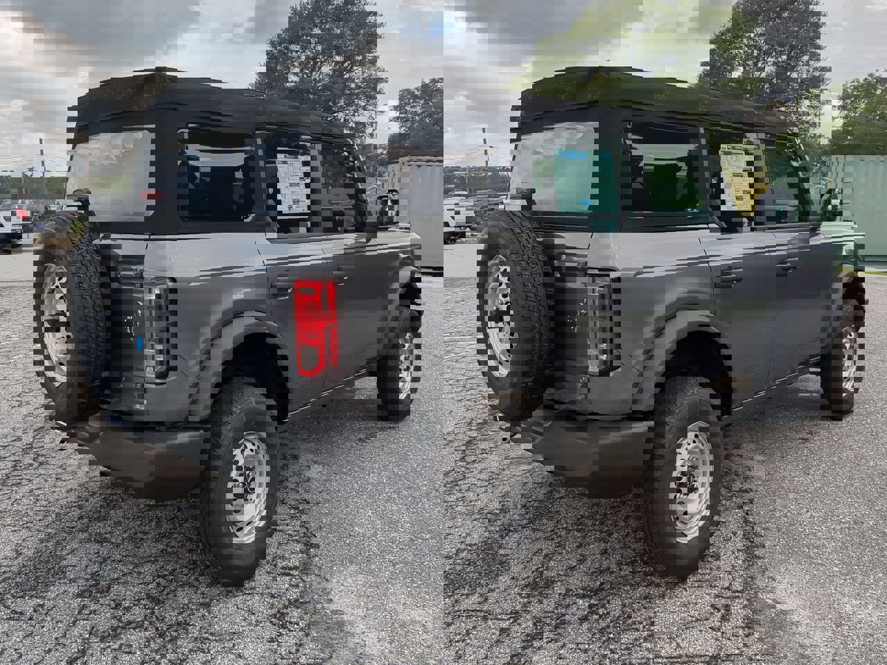 New 2025 Ford Bronco 4-Door image 3