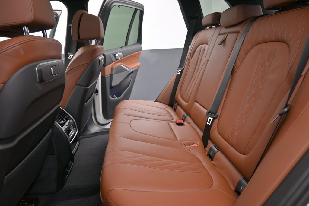 New 2026 BMW X5 xDrive40i AWD/4WD image 16