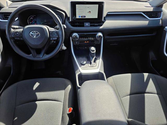 Used 2025 Toyota RAV4 LE AWD/4WD image 18