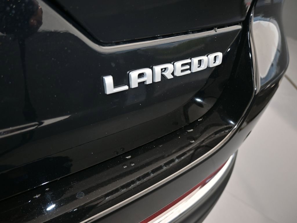 Used 2025 Jeep Grand Cherokee Laredo image 32
