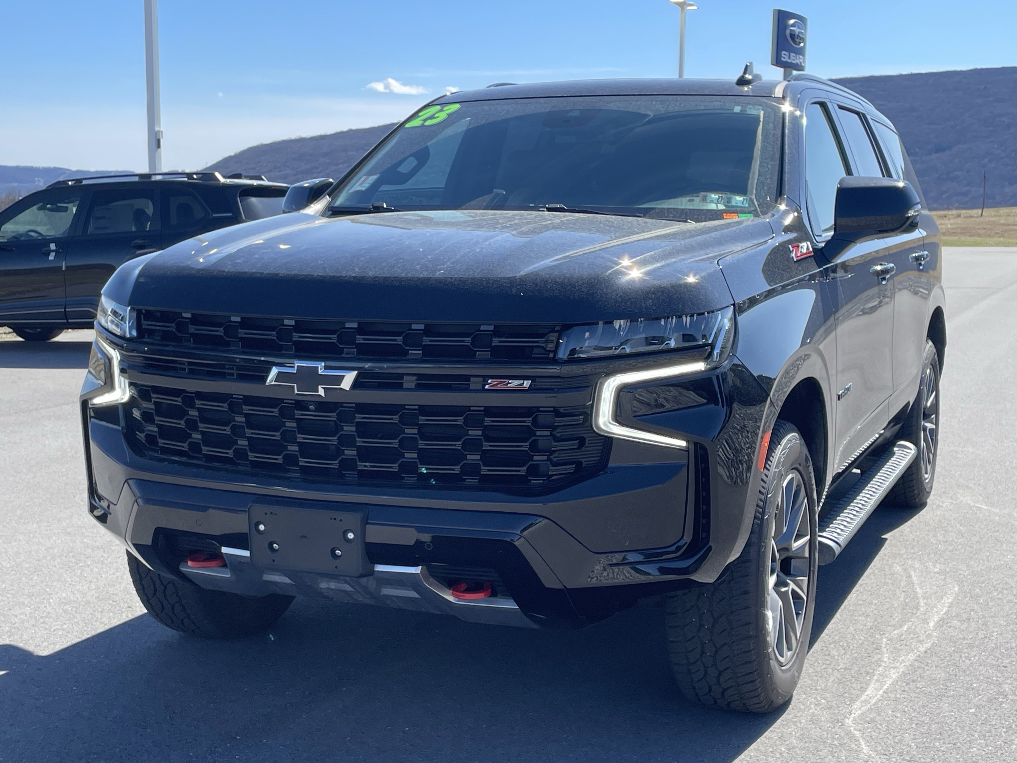Used 2023 Chevrolet Tahoe Z71 w/ Luxury Package AWD/4WD image 8