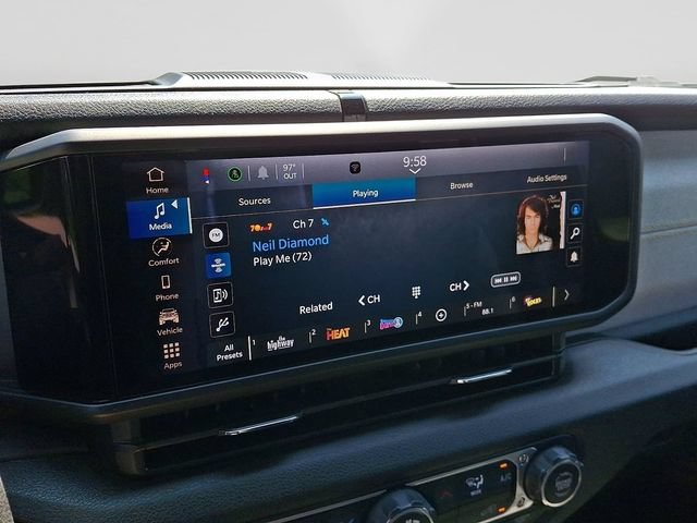 Used 2024 Jeep Gladiator Sport AWD/4WD image 19