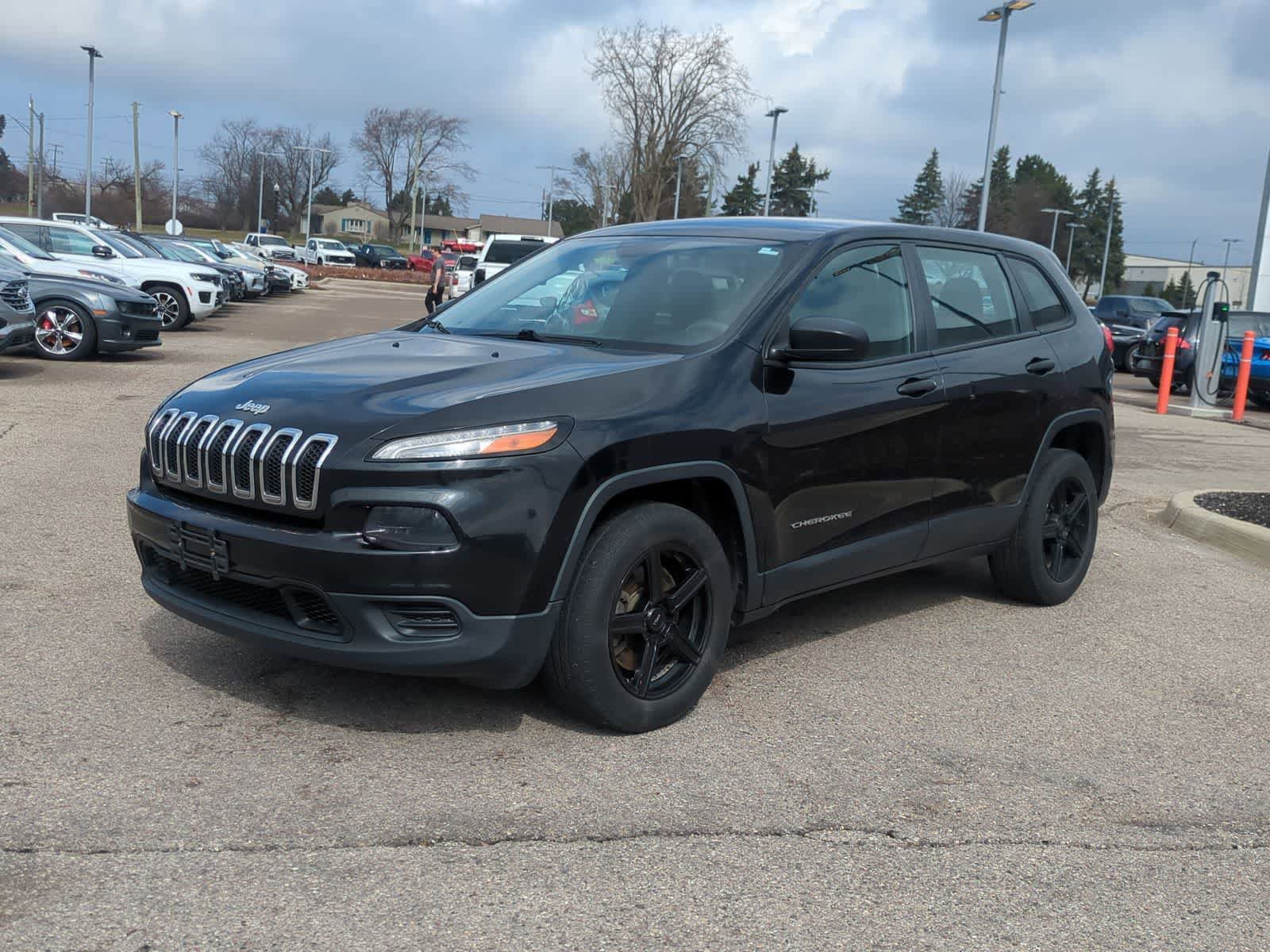 Used 2014 Jeep Cherokee Sport image 4