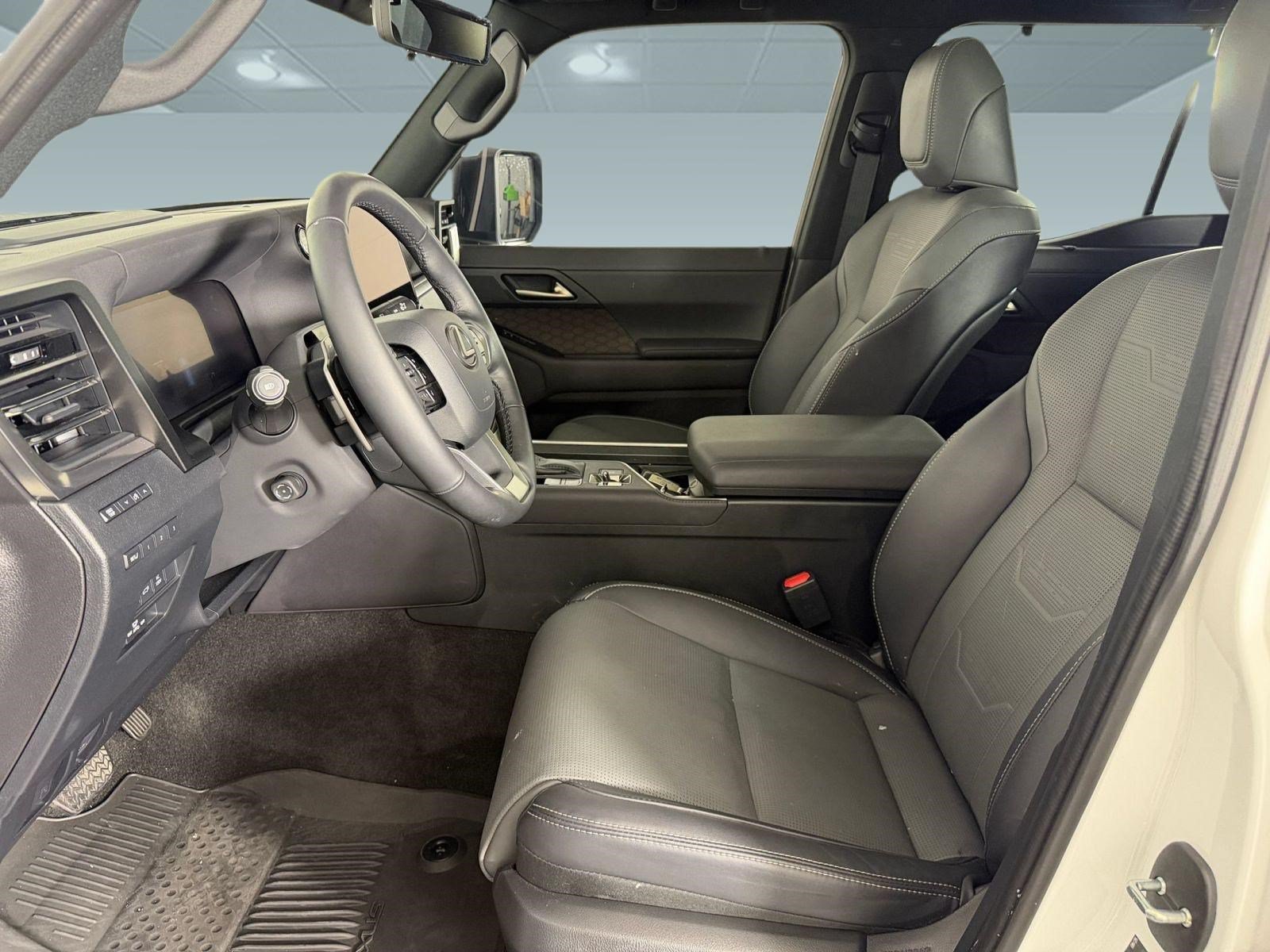 Used 2025 Lexus GX 550 w/ Accessory Package (Z1) AWD/4WD image 5