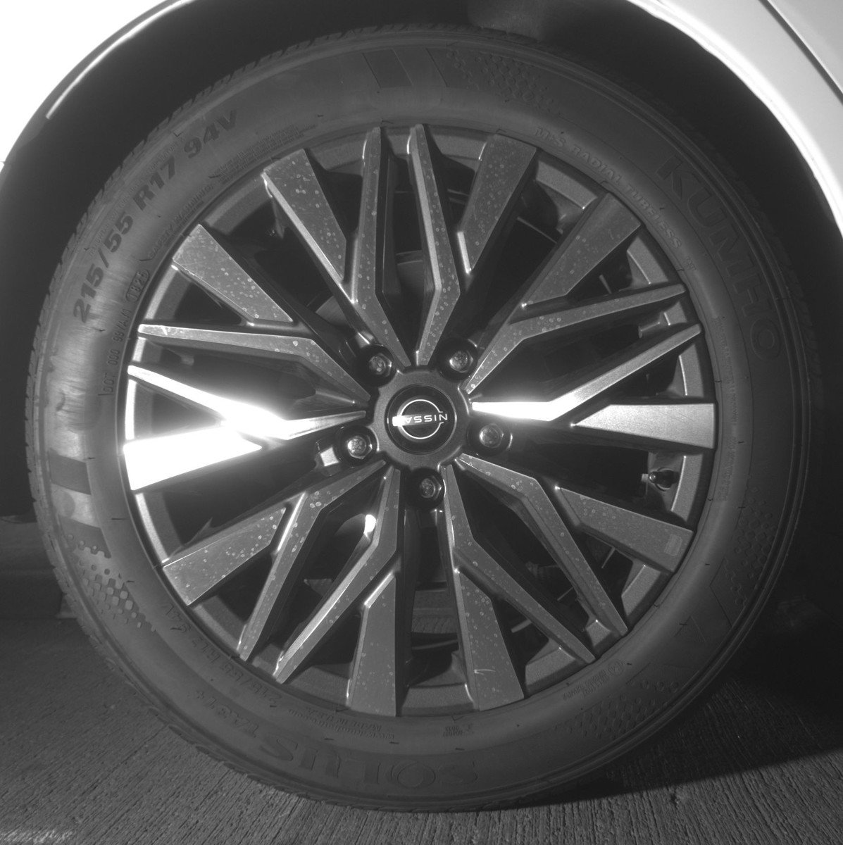 Used 2025 Nissan Altima 2.5 SV FWD image 15