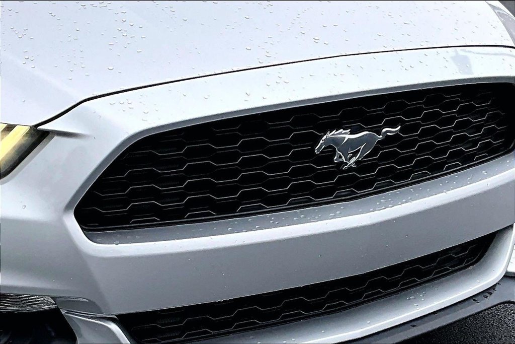 Used 2016 Ford Mustang Premium w/ Equipment Group 201A RWD image 28