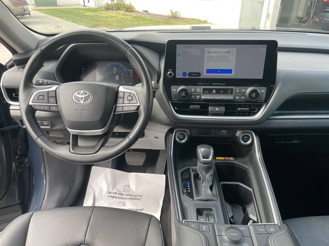 Used 2025 Toyota Grand Highlander AWD image 15