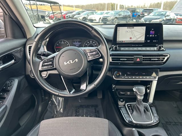 Used 2023 Kia Seltos S w/ Navigation Package image 11