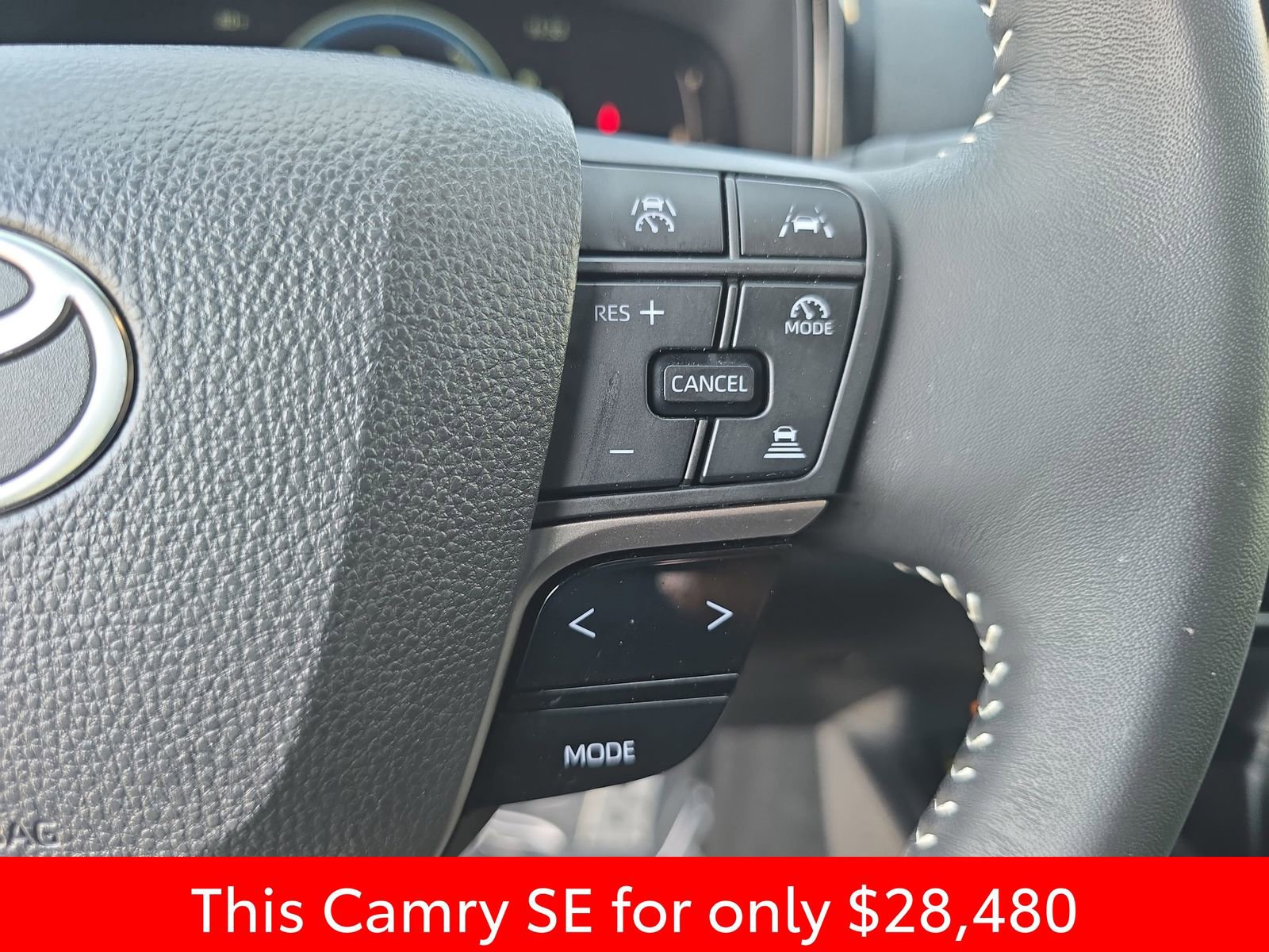 Used 2025 Toyota Camry SE w/ Convenience Package image 24