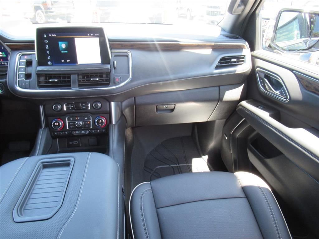 Used 2024 Chevrolet Tahoe Premier AWD/4WD image 12