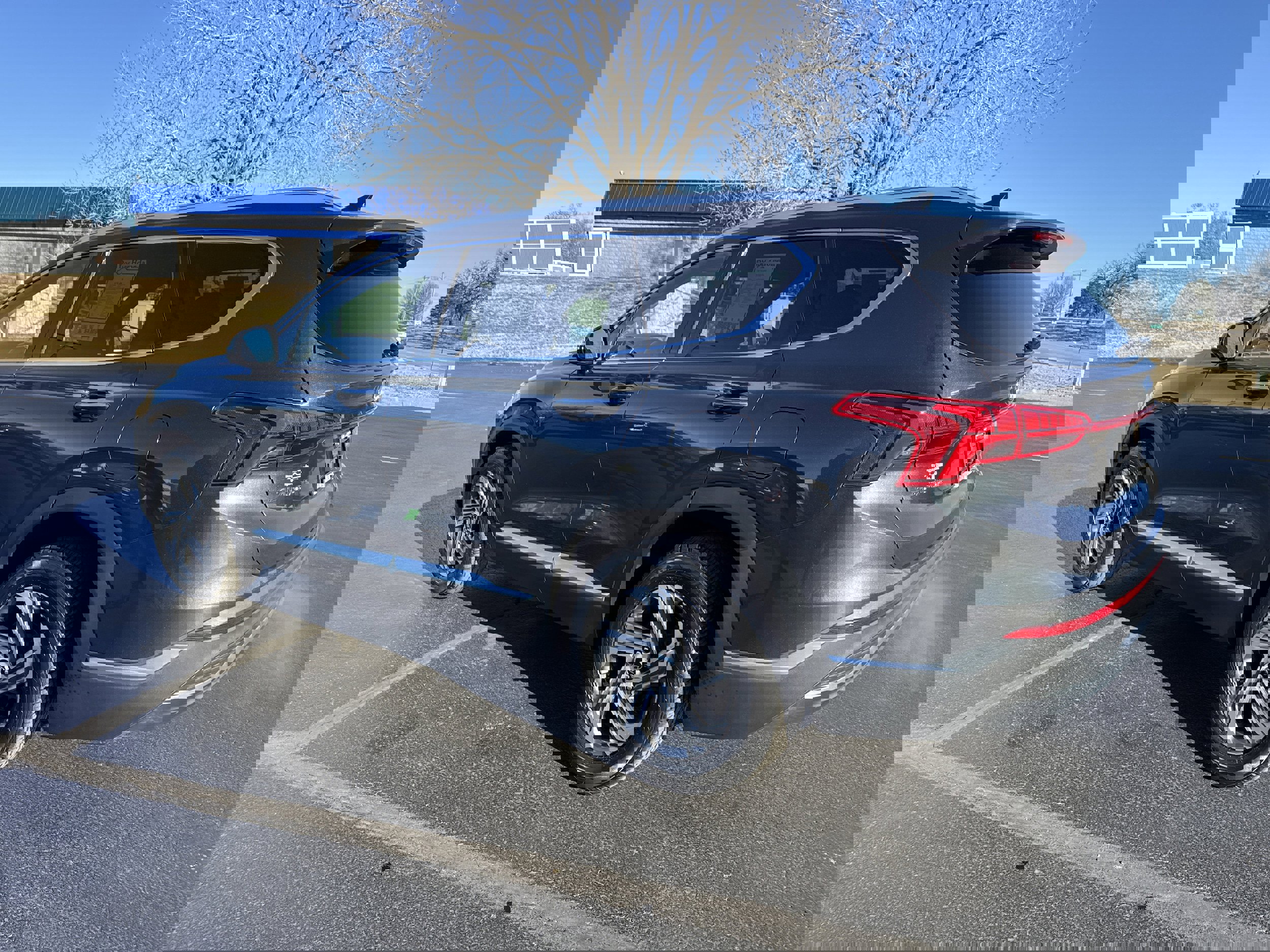 Used 2021 Hyundai Santa Fe SEL w/ Convenience Package image 3