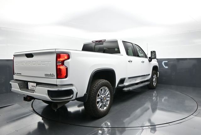 Used 2024 Chevrolet Silverado 2500 High Country w/ Z71 Off-Road Package AWD/4WD image 8