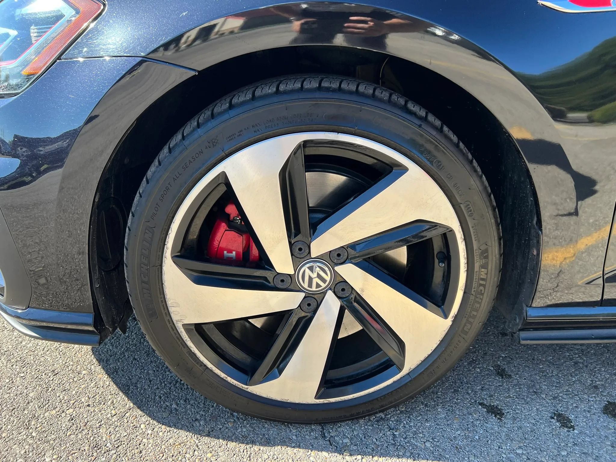 Used 2019 Volkswagen GTI SE FWD image 9