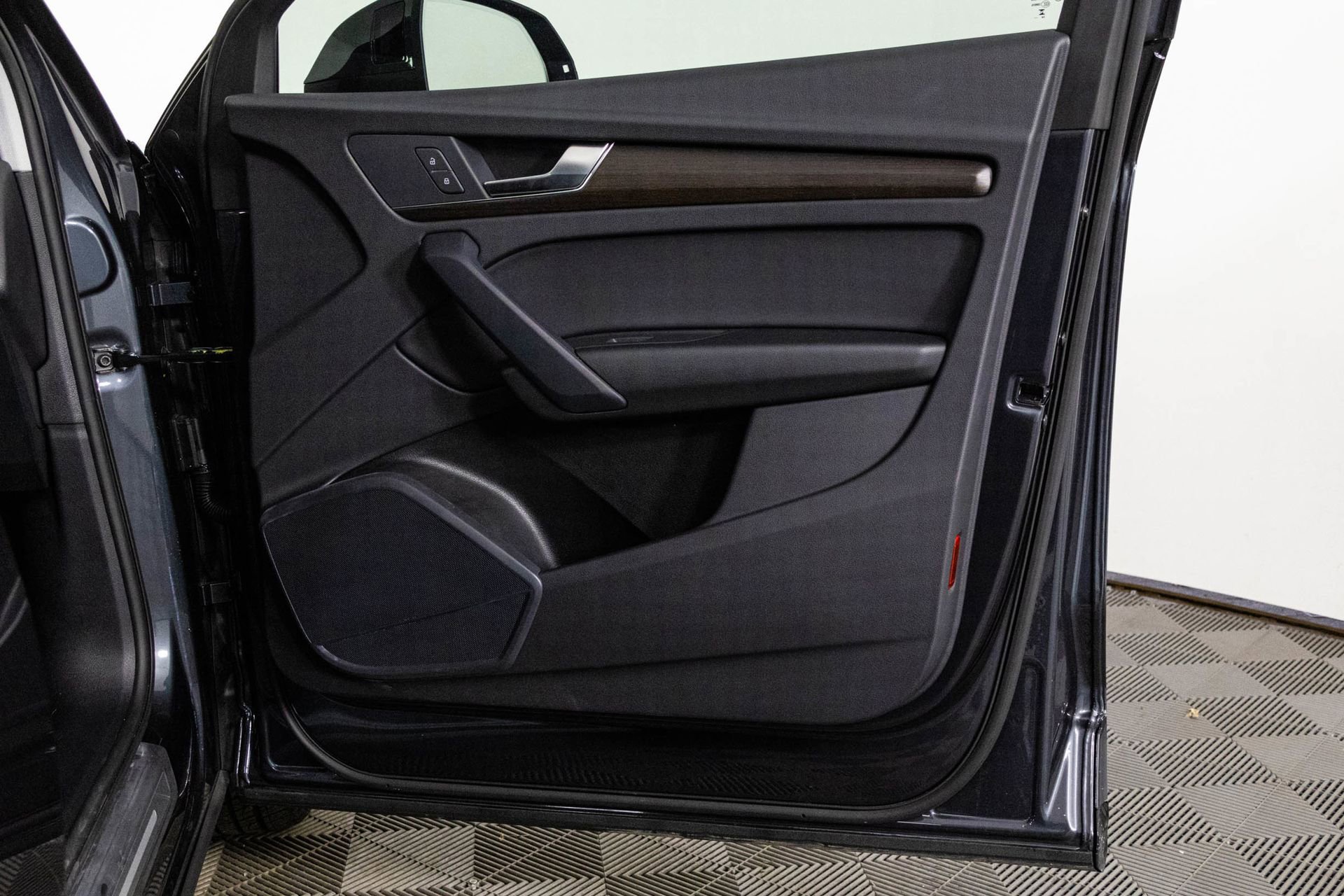 Used 2025 Audi Q5 2.0T Premium image 41