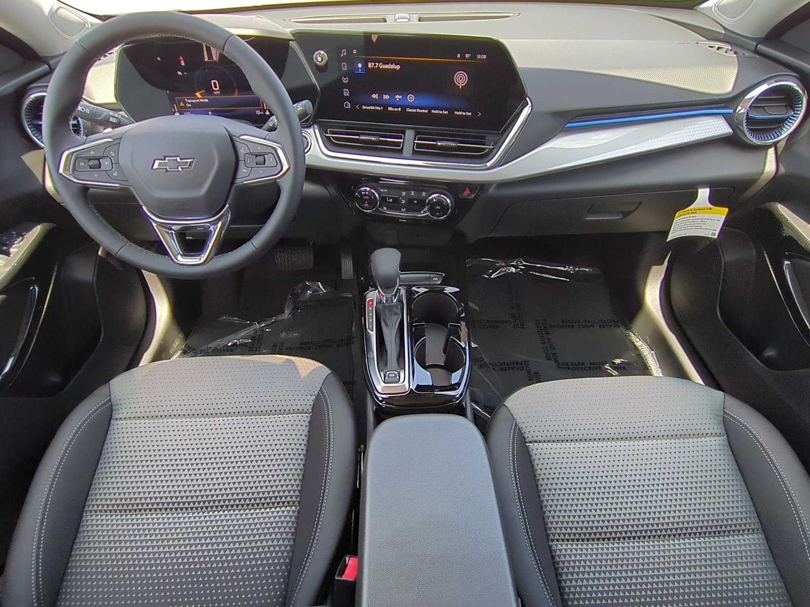 New 2026 Chevrolet Trax LT w/ Midnight Edition FWD image 13