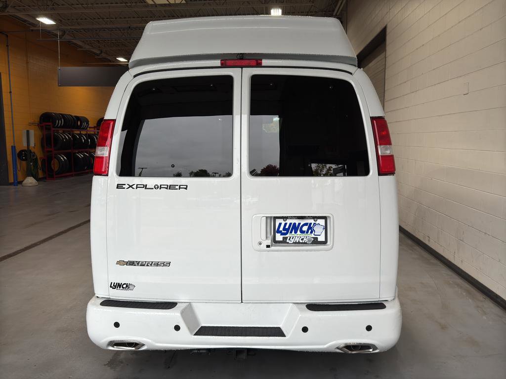 New 2025 Chevrolet Express 2500 image 4